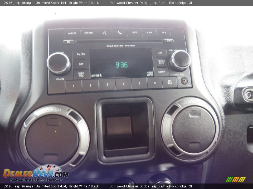 2016 Jeep Wrangler Unlimited Sport 4x4 Bright White / Black Photo #35