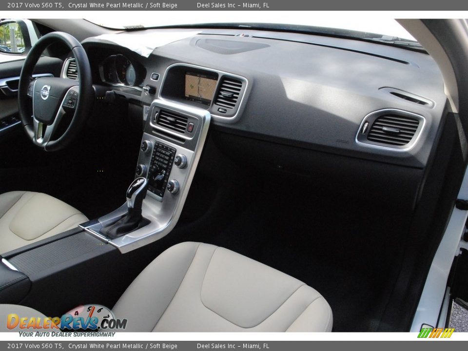 Dashboard of 2017 Volvo S60 T5 Photo #19