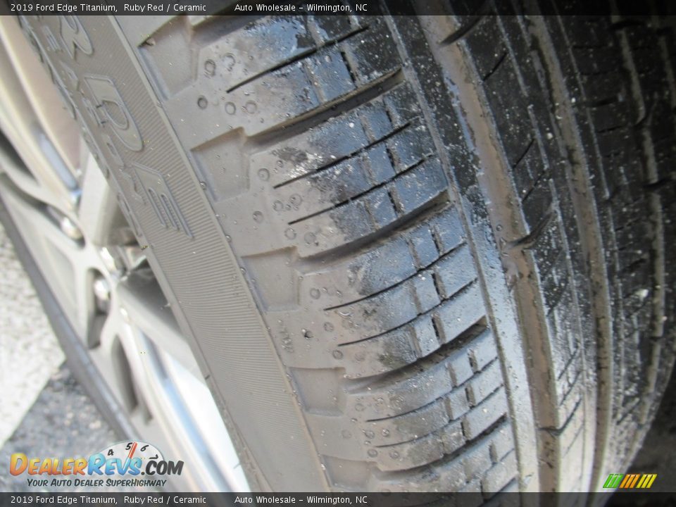 2019 Ford Edge Titanium Ruby Red / Ceramic Photo #9