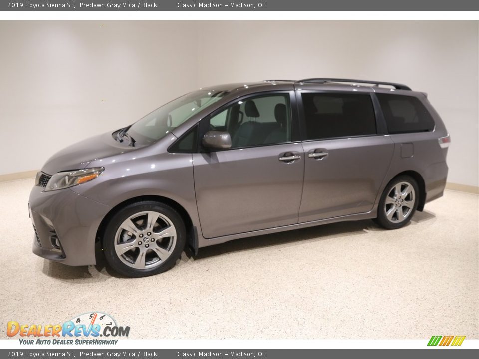 2019 Toyota Sienna SE Predawn Gray Mica / Black Photo #3