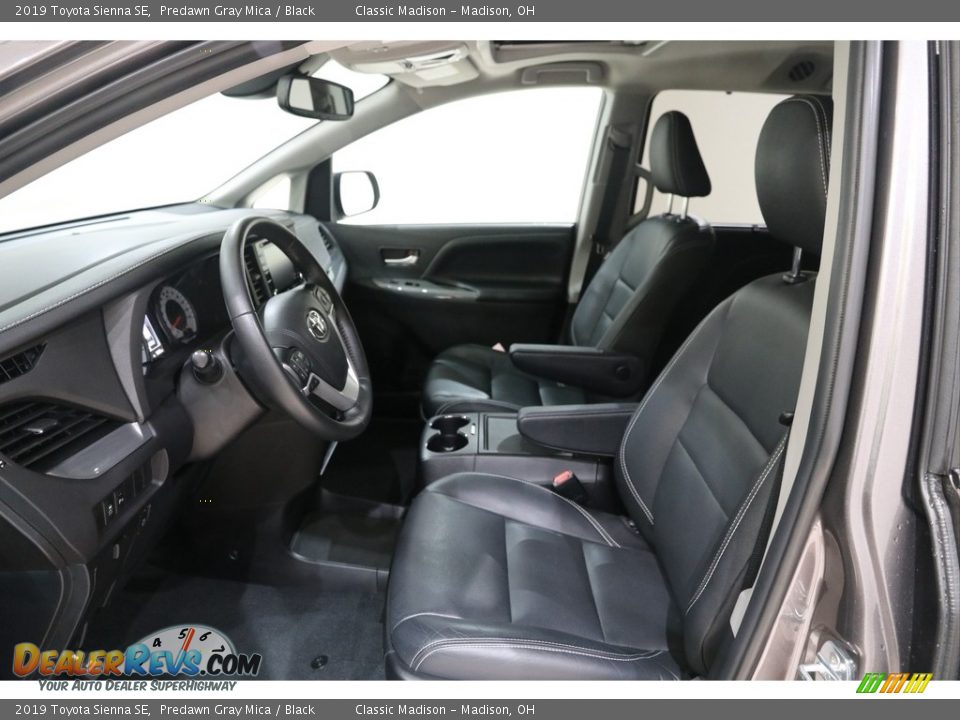 2019 Toyota Sienna SE Predawn Gray Mica / Black Photo #6