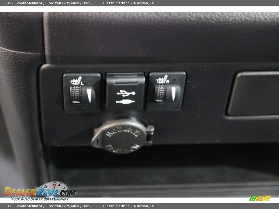 2019 Toyota Sienna SE Predawn Gray Mica / Black Photo #14