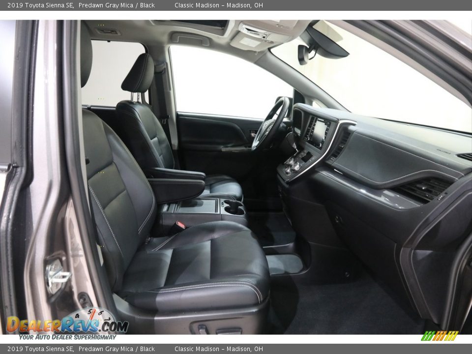 2019 Toyota Sienna SE Predawn Gray Mica / Black Photo #16