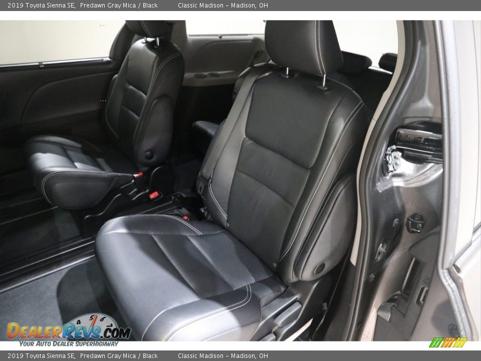 2019 Toyota Sienna SE Predawn Gray Mica / Black Photo #19