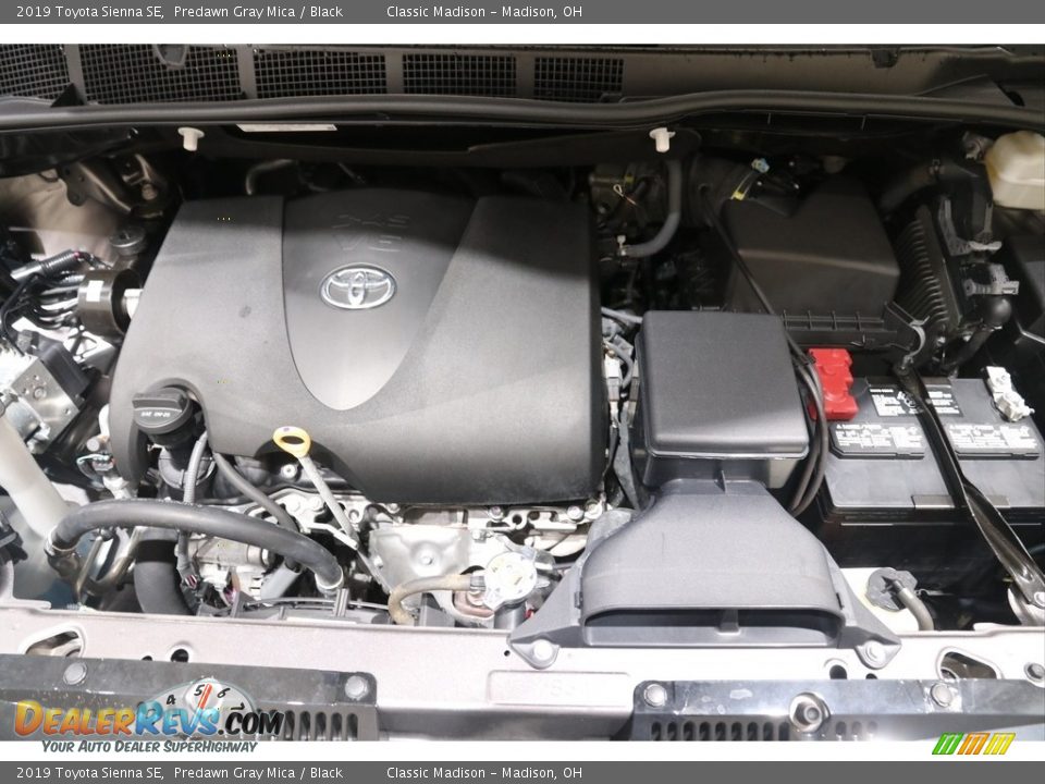 2019 Toyota Sienna SE Predawn Gray Mica / Black Photo #21