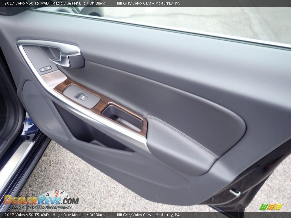 Door Panel of 2017 Volvo V60 T5 AWD Photo #13