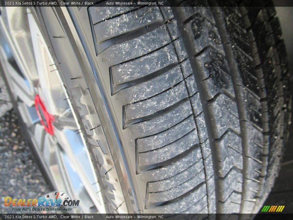 2021 Kia Seltos S Turbo AWD Clear White / Black Photo #9