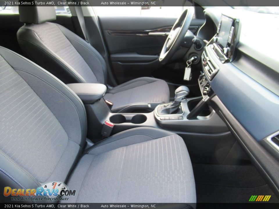 2021 Kia Seltos S Turbo AWD Clear White / Black Photo #13