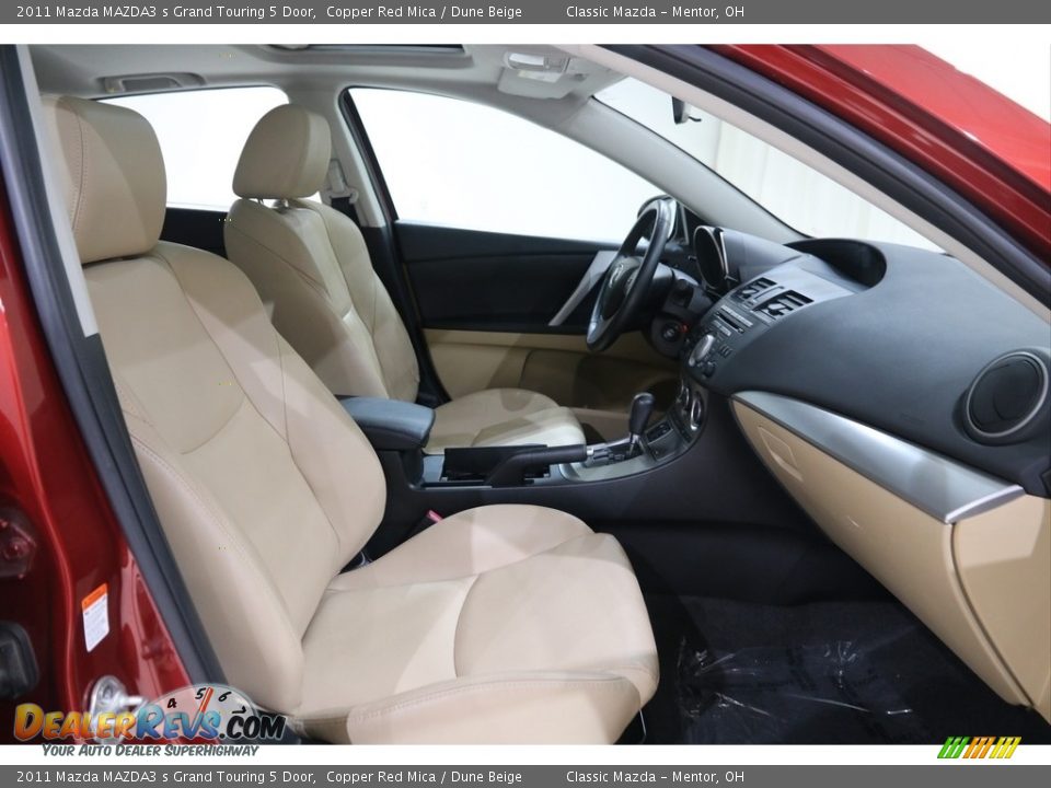 Front Seat of 2011 Mazda MAZDA3 s Grand Touring 5 Door Photo #14