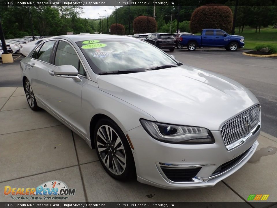 Front 3/4 View of 2019 Lincoln MKZ Reserve II AWD Photo #8