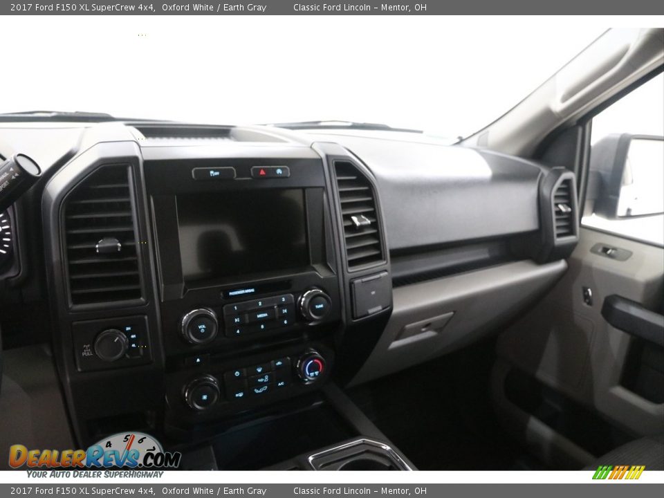 2017 Ford F150 XL SuperCrew 4x4 Oxford White / Earth Gray Photo #10