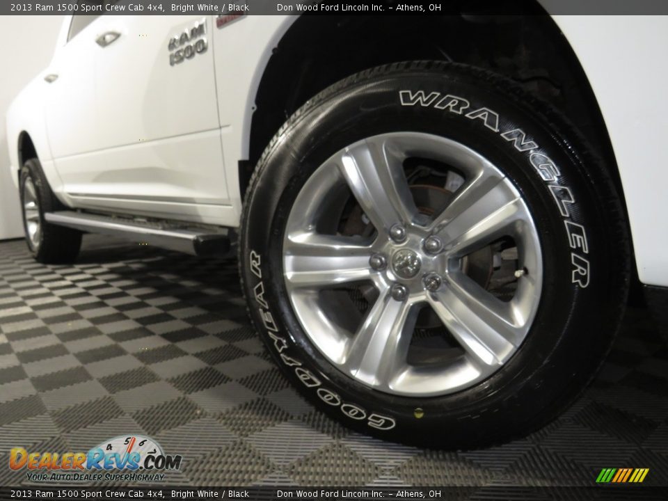 2013 Ram 1500 Sport Crew Cab 4x4 Bright White / Black Photo #3
