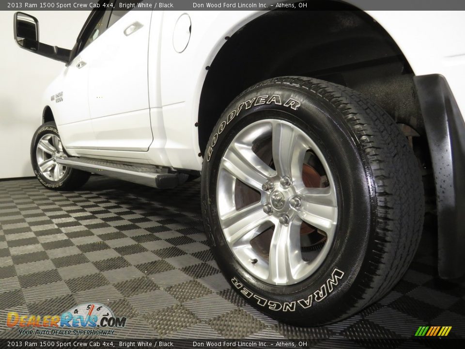 2013 Ram 1500 Sport Crew Cab 4x4 Bright White / Black Photo #10