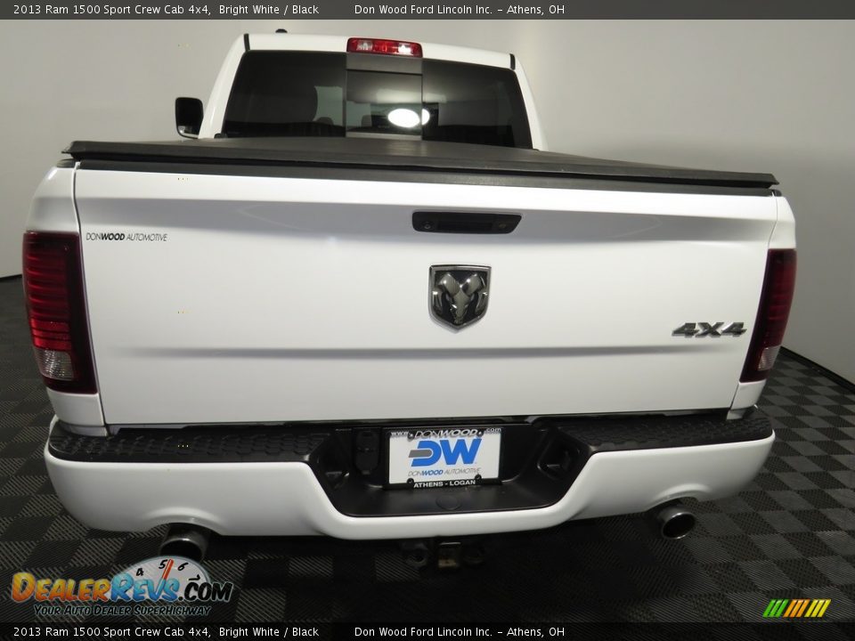 2013 Ram 1500 Sport Crew Cab 4x4 Bright White / Black Photo #11