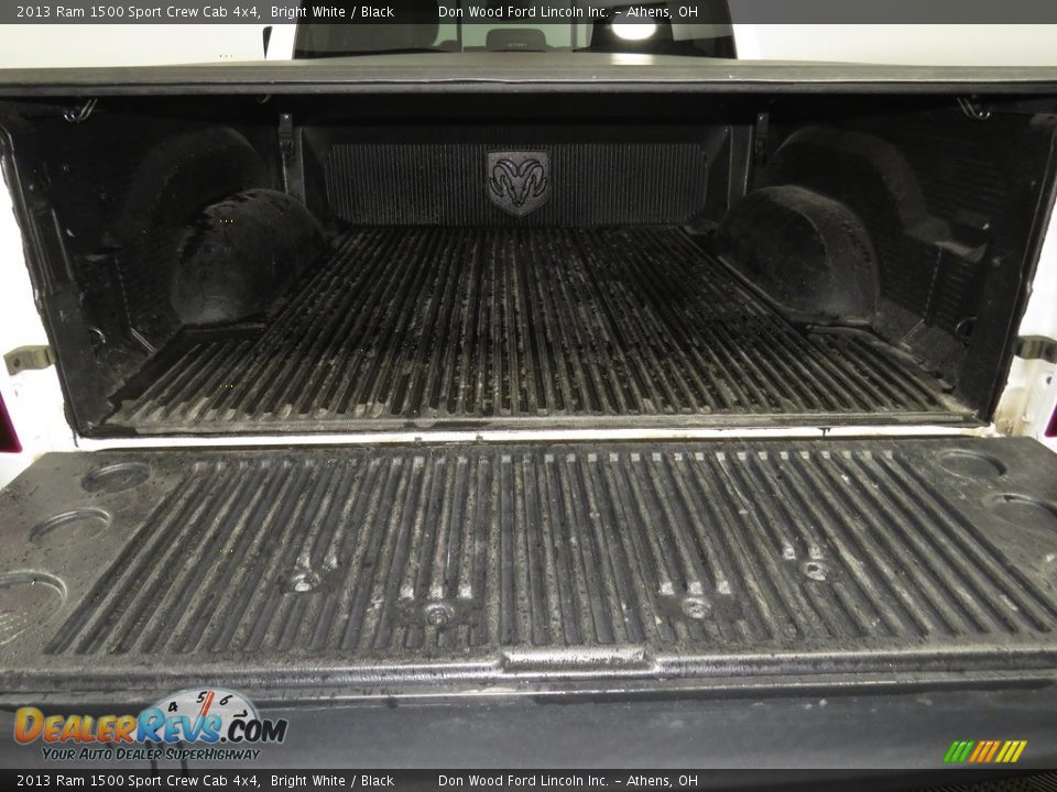 2013 Ram 1500 Sport Crew Cab 4x4 Bright White / Black Photo #12