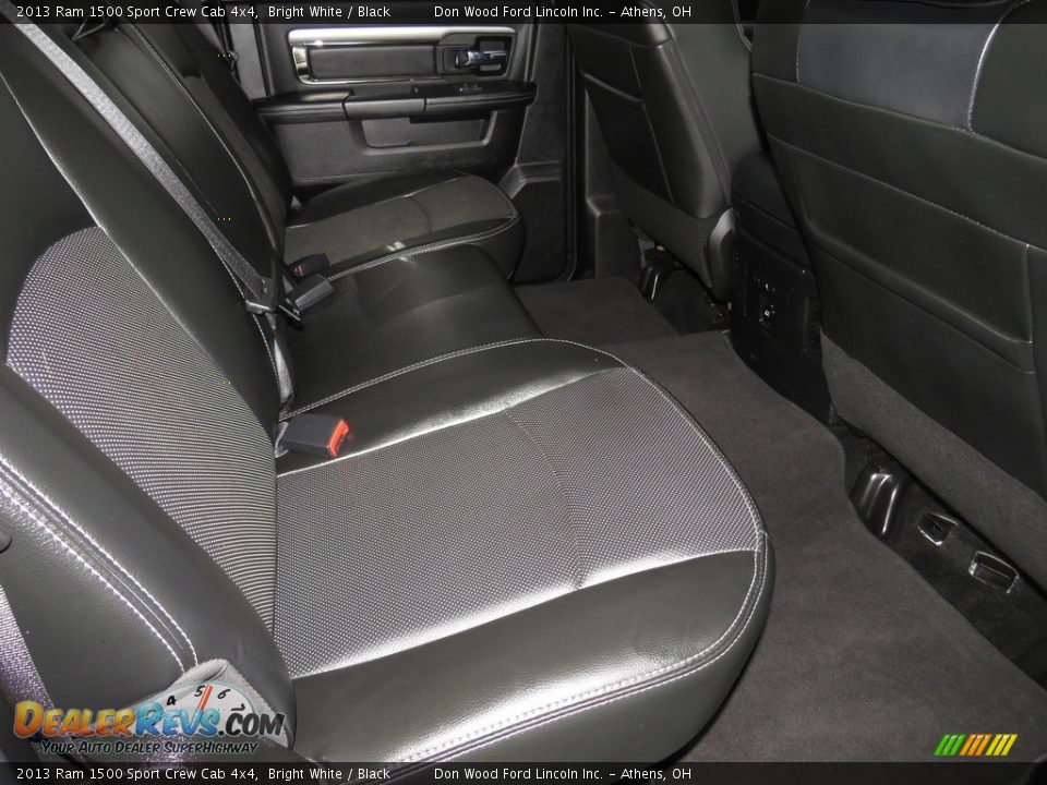 2013 Ram 1500 Sport Crew Cab 4x4 Bright White / Black Photo #22