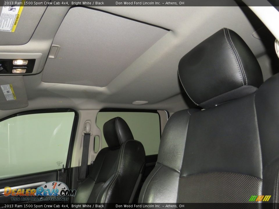 2013 Ram 1500 Sport Crew Cab 4x4 Bright White / Black Photo #32