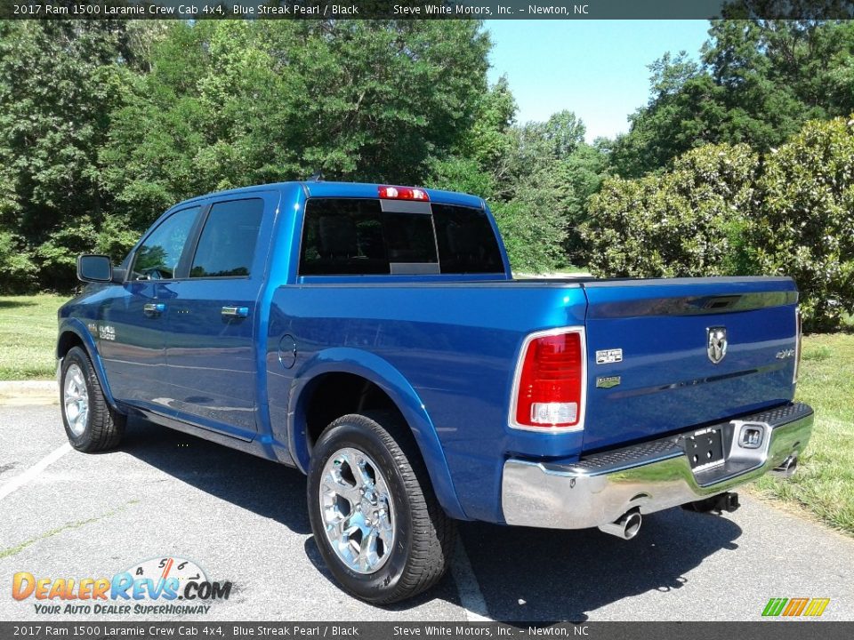 2017 Ram 1500 Laramie Crew Cab 4x4 Blue Streak Pearl / Black Photo #9