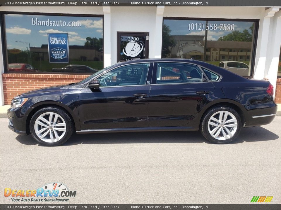 2019 Volkswagen Passat Wolfsburg Deep Black Pearl / Titan Black Photo #1