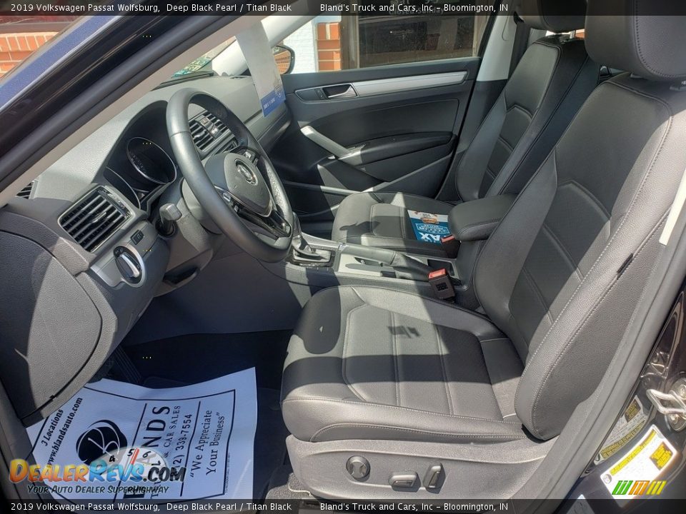 2019 Volkswagen Passat Wolfsburg Deep Black Pearl / Titan Black Photo #6