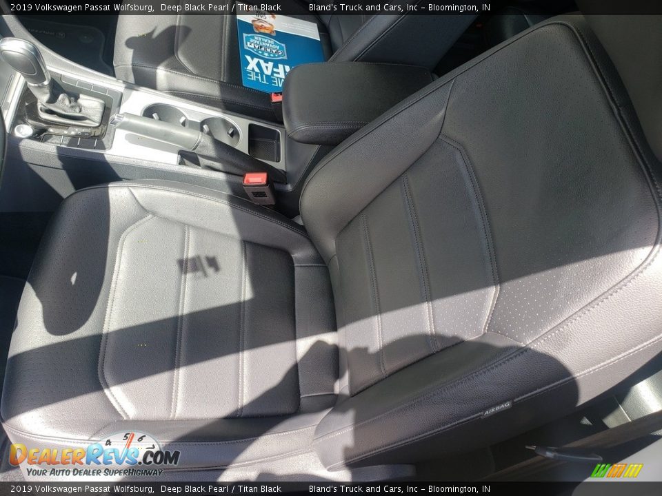 2019 Volkswagen Passat Wolfsburg Deep Black Pearl / Titan Black Photo #8
