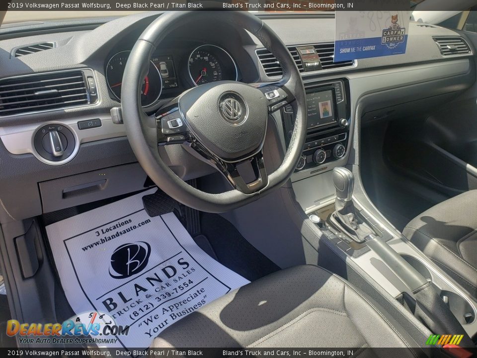 2019 Volkswagen Passat Wolfsburg Deep Black Pearl / Titan Black Photo #9