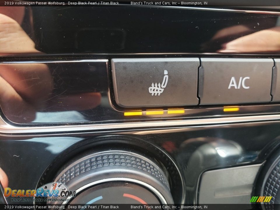 2019 Volkswagen Passat Wolfsburg Deep Black Pearl / Titan Black Photo #22
