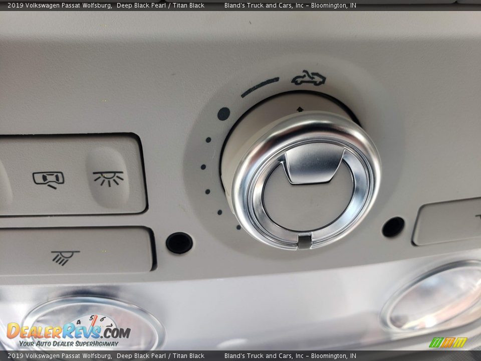 2019 Volkswagen Passat Wolfsburg Deep Black Pearl / Titan Black Photo #27