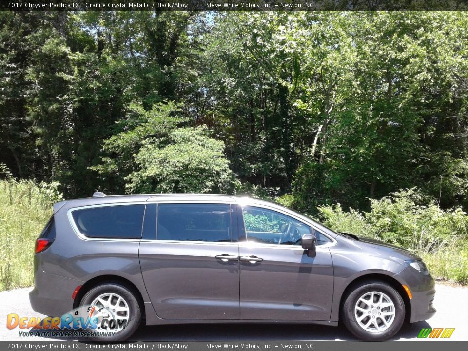 2017 Chrysler Pacifica LX Granite Crystal Metallic / Black/Alloy Photo #5