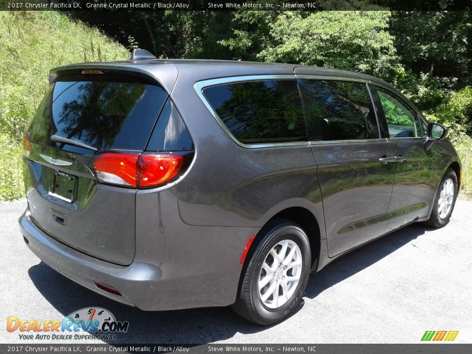2017 Chrysler Pacifica LX Granite Crystal Metallic / Black/Alloy Photo #6