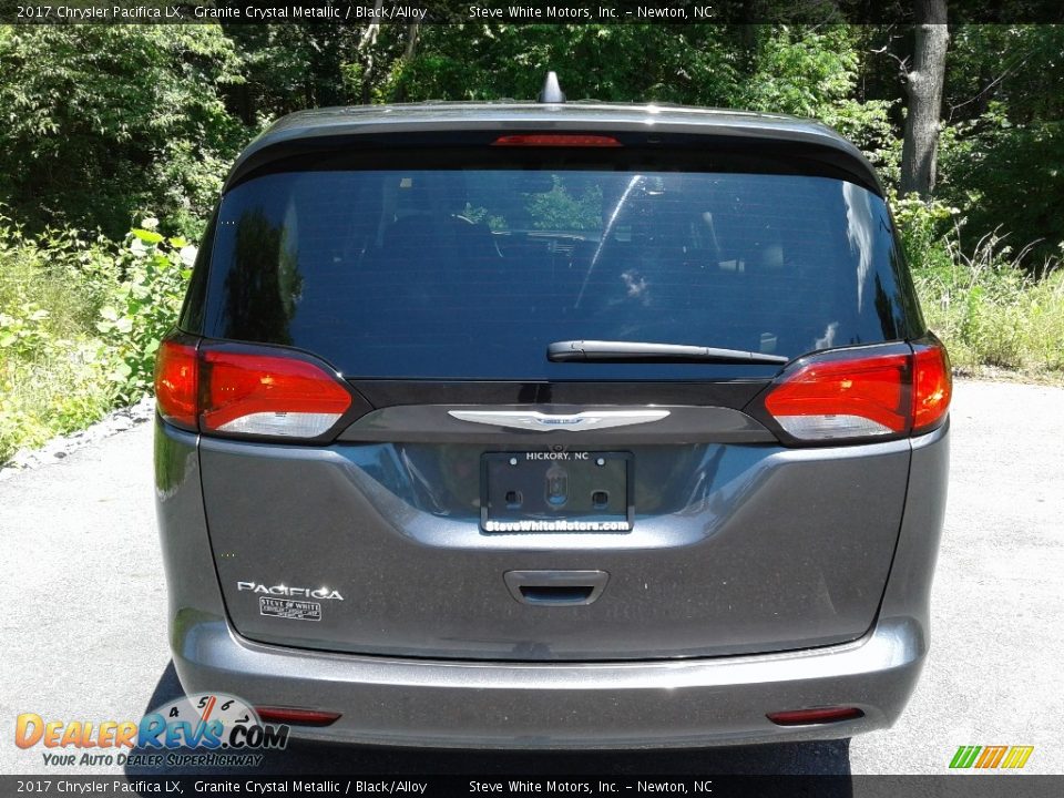 2017 Chrysler Pacifica LX Granite Crystal Metallic / Black/Alloy Photo #7