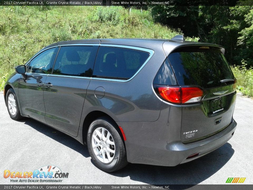 2017 Chrysler Pacifica LX Granite Crystal Metallic / Black/Alloy Photo #8