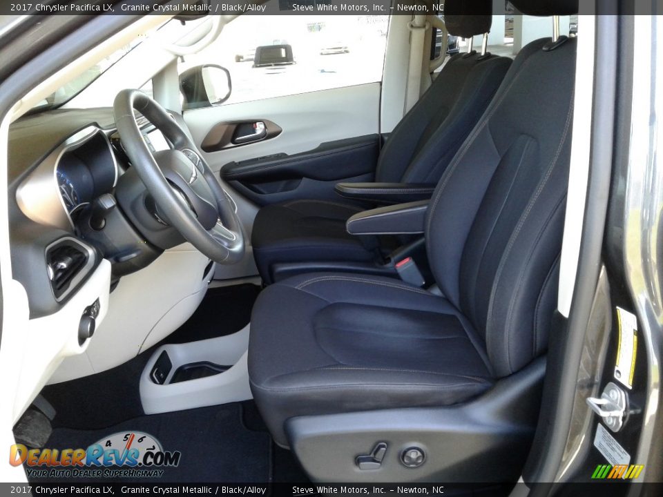 2017 Chrysler Pacifica LX Granite Crystal Metallic / Black/Alloy Photo #10