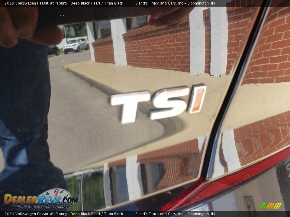 2019 Volkswagen Passat Wolfsburg Deep Black Pearl / Titan Black Photo #36