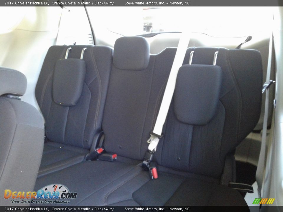 2017 Chrysler Pacifica LX Granite Crystal Metallic / Black/Alloy Photo #14