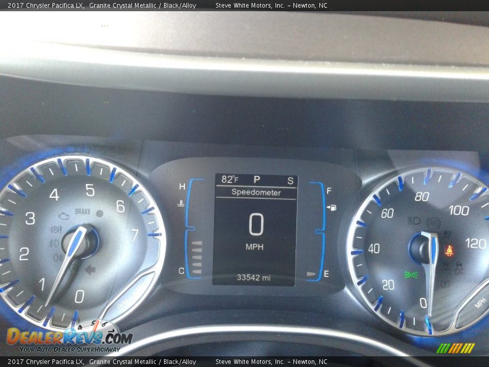 2017 Chrysler Pacifica LX Granite Crystal Metallic / Black/Alloy Photo #21