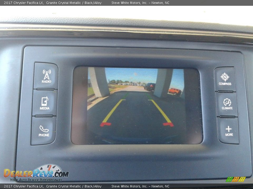 2017 Chrysler Pacifica LX Granite Crystal Metallic / Black/Alloy Photo #23