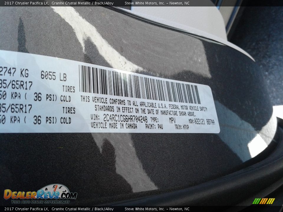 2017 Chrysler Pacifica LX Granite Crystal Metallic / Black/Alloy Photo #29