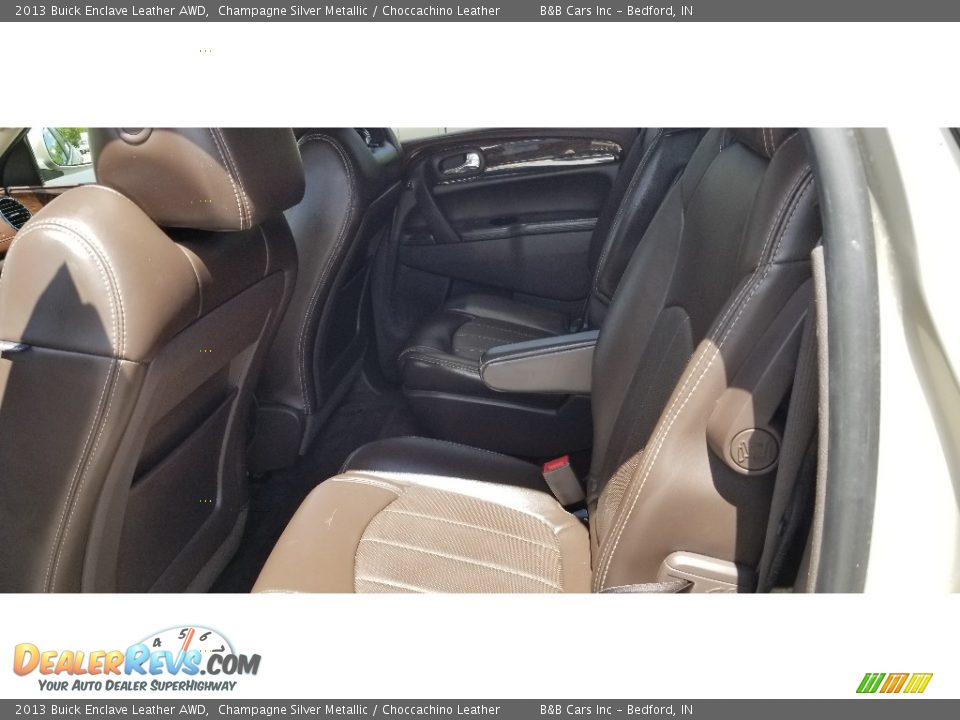 2013 Buick Enclave Leather AWD Champagne Silver Metallic / Choccachino Leather Photo #18