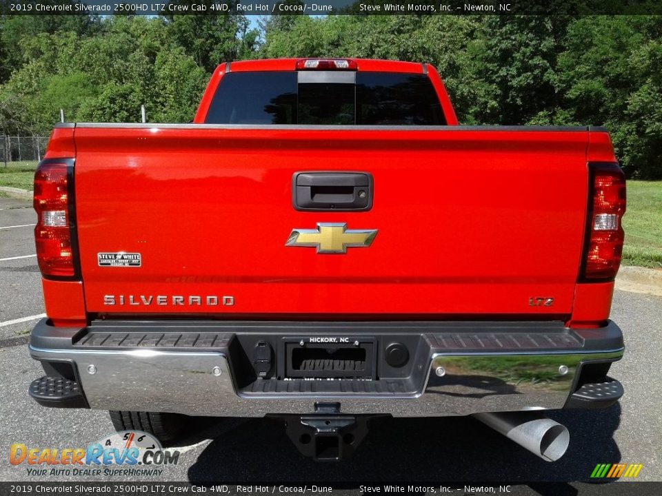 2019 Chevrolet Silverado 2500HD LTZ Crew Cab 4WD Red Hot / Cocoa/­Dune Photo #7