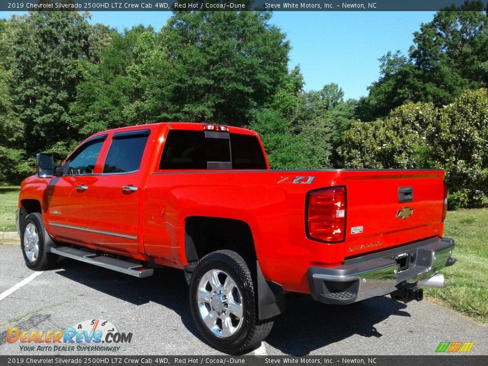 2019 Chevrolet Silverado 2500HD LTZ Crew Cab 4WD Red Hot / Cocoa/­Dune Photo #9