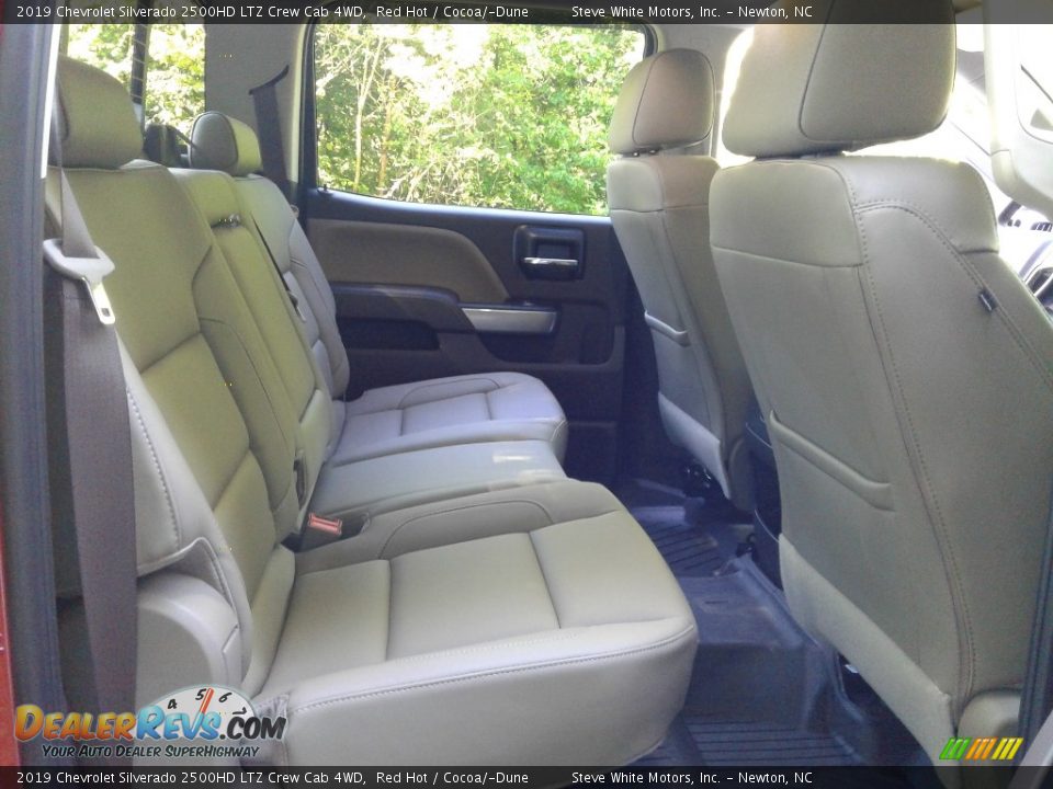 2019 Chevrolet Silverado 2500HD LTZ Crew Cab 4WD Red Hot / Cocoa/­Dune Photo #16