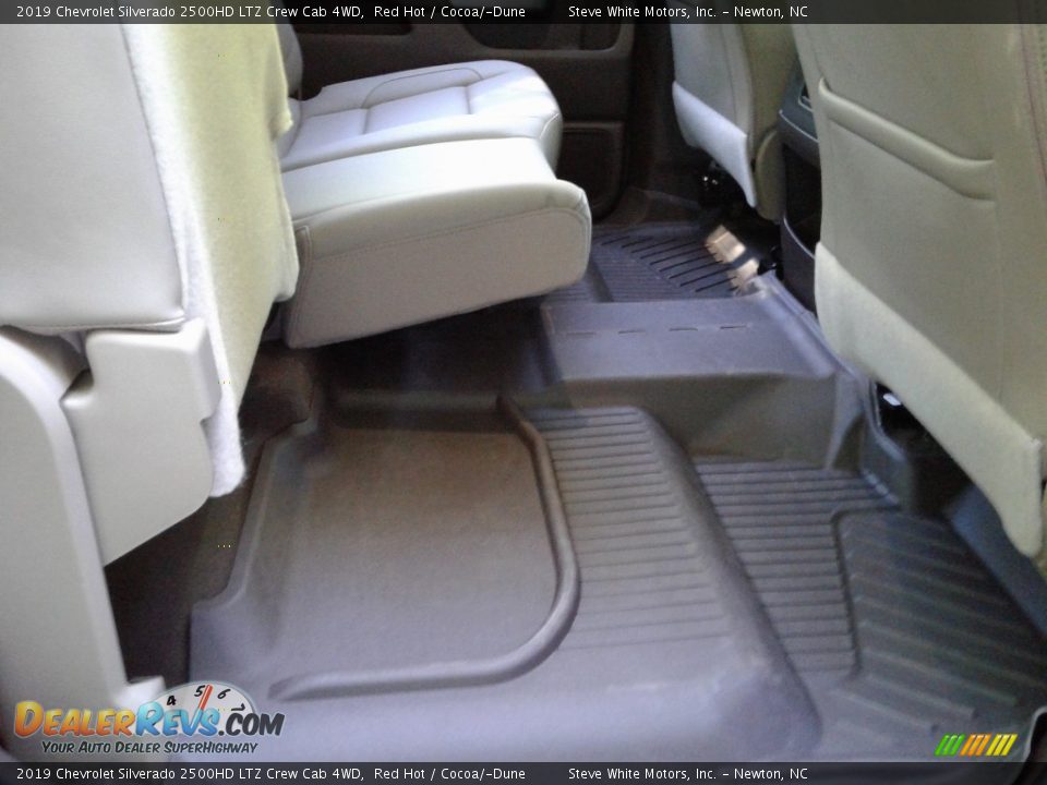 2019 Chevrolet Silverado 2500HD LTZ Crew Cab 4WD Red Hot / Cocoa/­Dune Photo #17
