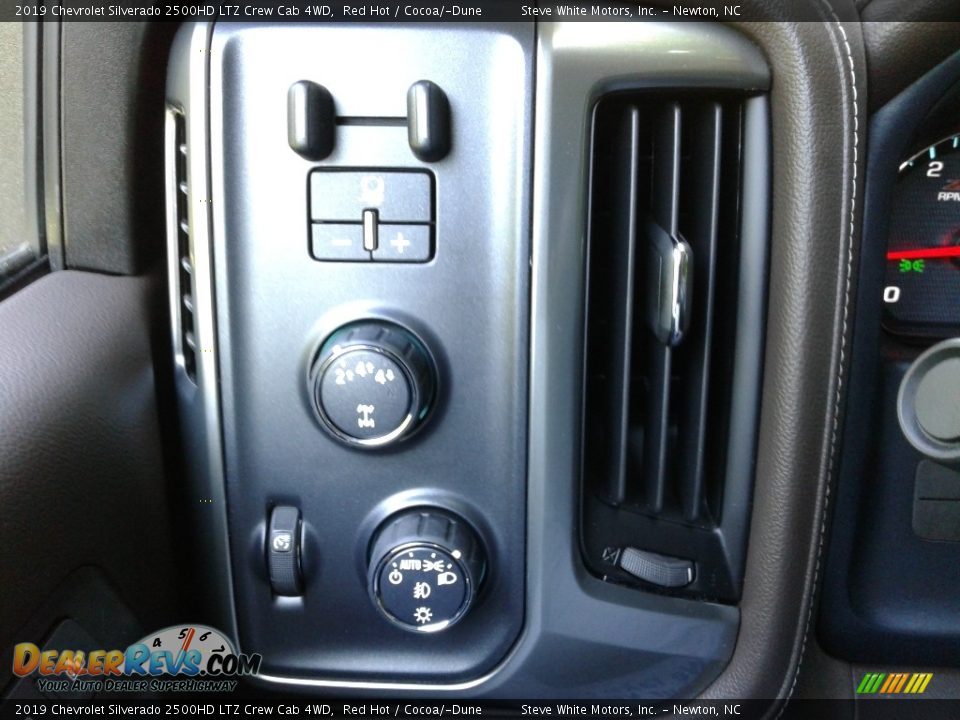 2019 Chevrolet Silverado 2500HD LTZ Crew Cab 4WD Red Hot / Cocoa/­Dune Photo #20