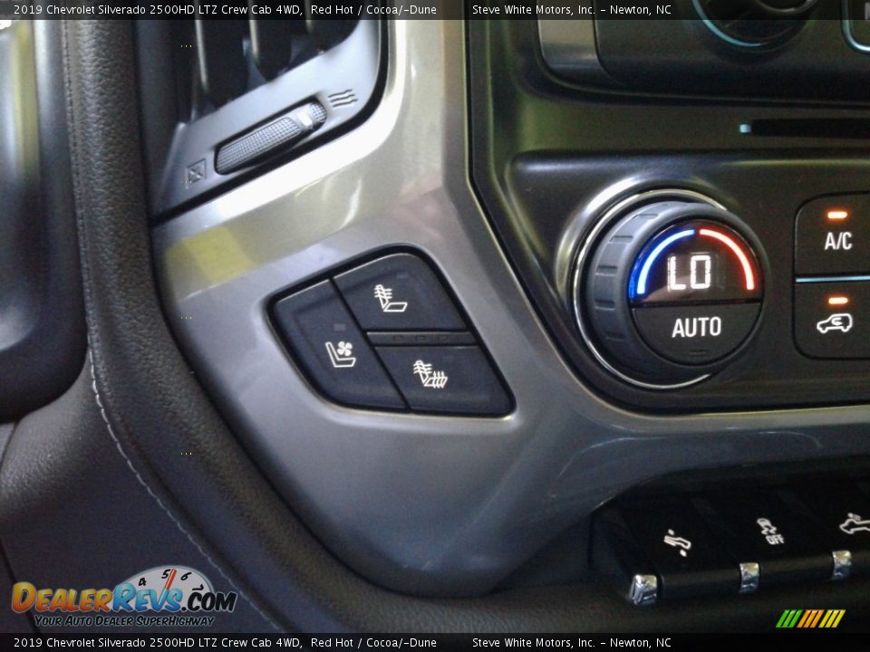 2019 Chevrolet Silverado 2500HD LTZ Crew Cab 4WD Red Hot / Cocoa/­Dune Photo #24