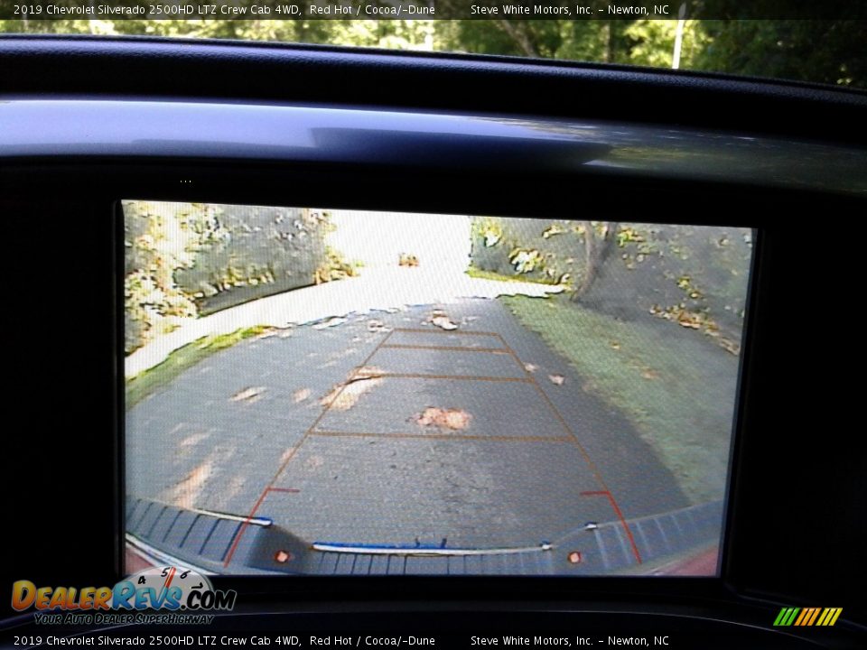 2019 Chevrolet Silverado 2500HD LTZ Crew Cab 4WD Red Hot / Cocoa/­Dune Photo #28