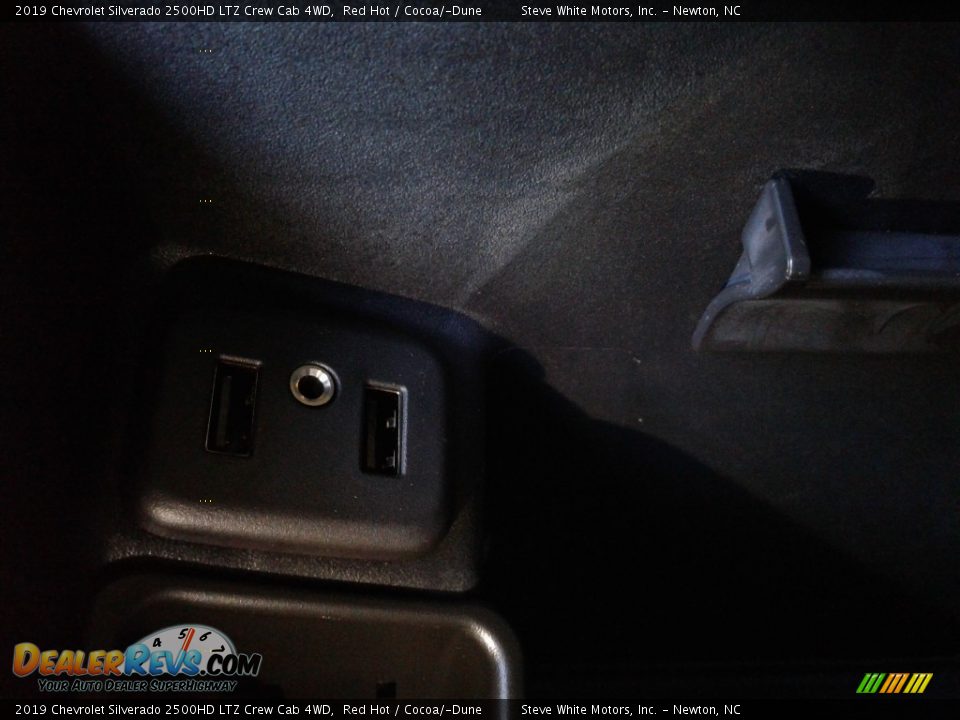 2019 Chevrolet Silverado 2500HD LTZ Crew Cab 4WD Red Hot / Cocoa/­Dune Photo #35