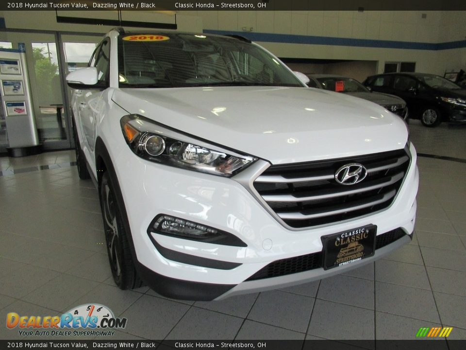 2018 Hyundai Tucson Value Dazzling White / Black Photo #6