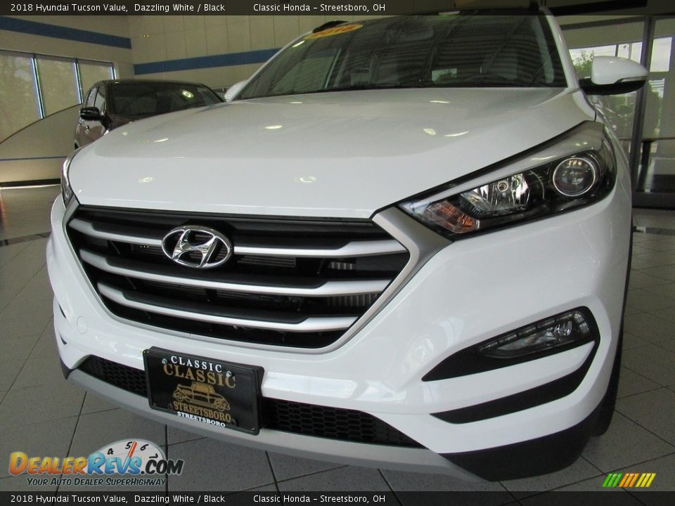 2018 Hyundai Tucson Value Dazzling White / Black Photo #7