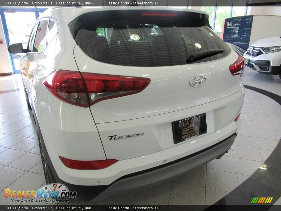 2018 Hyundai Tucson Value Dazzling White / Black Photo #9